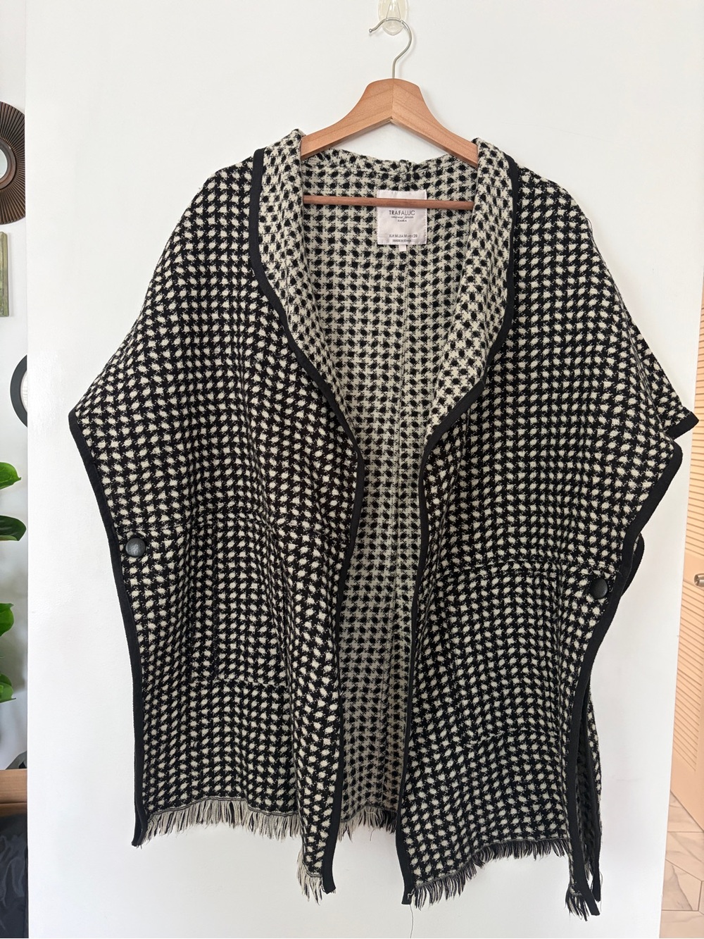 ZARA Trafaluc Black & Cream Linen Blend Fringed Open Front Cape Jacket M